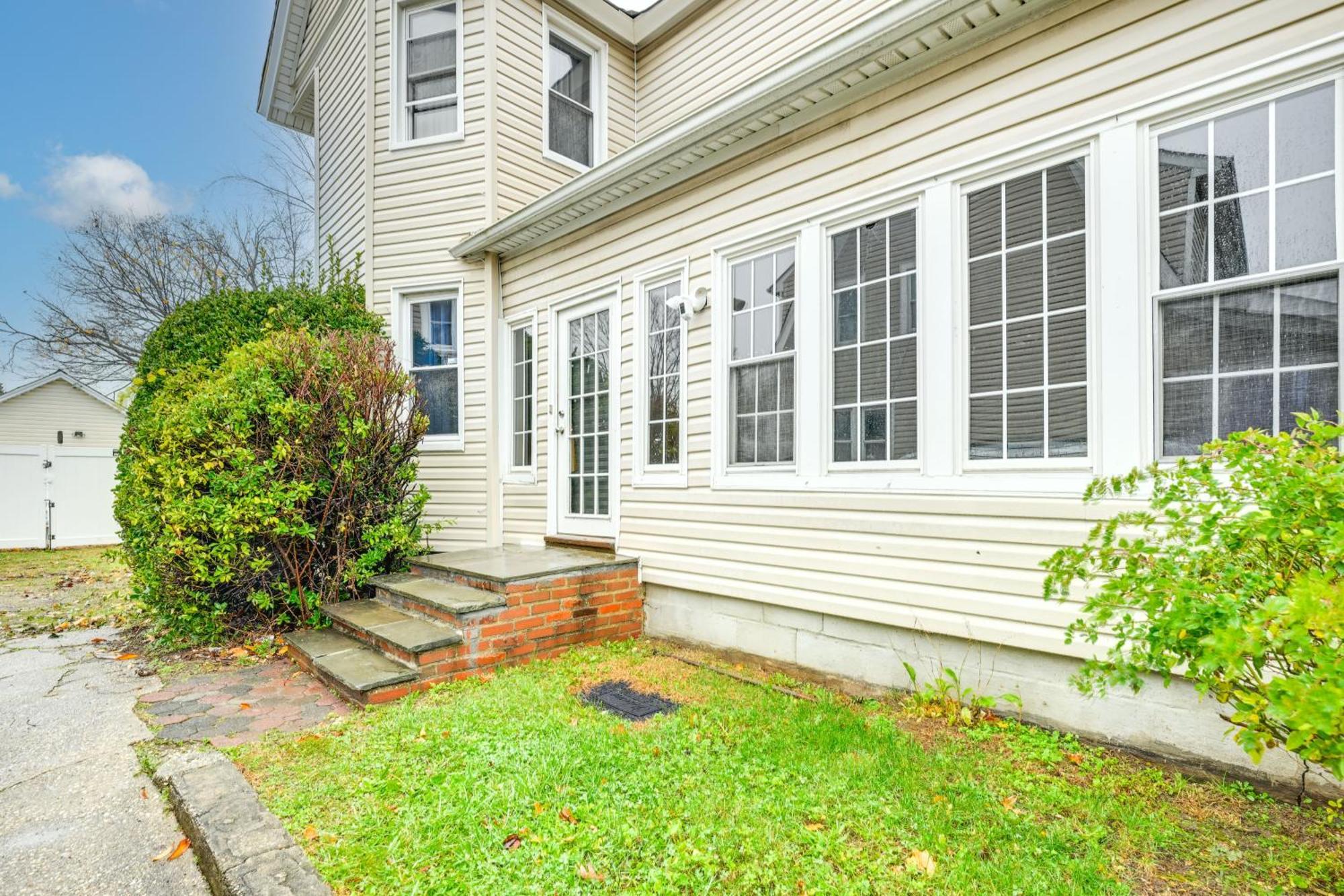 Charming Long Island Home With Fenced Yard! Freeport Exteriér fotografie